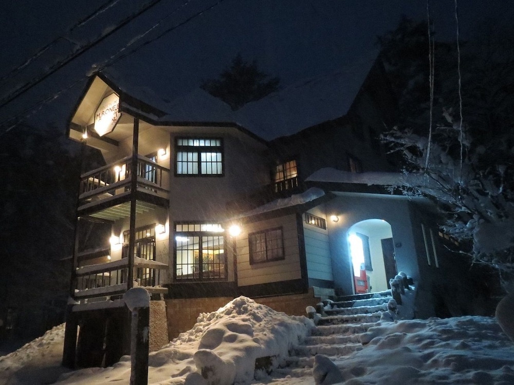 Pension Marionette 2/27