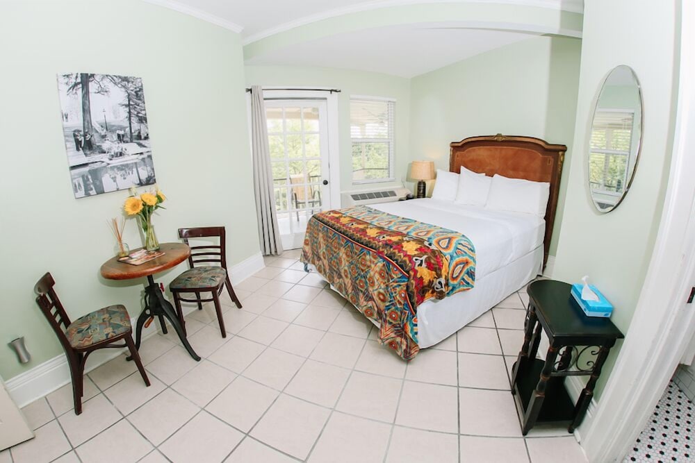 PREMIUM, SUITE, QUEEN BED