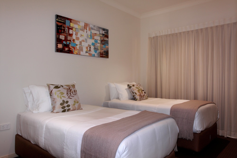 H Boutique Hotel 12/31