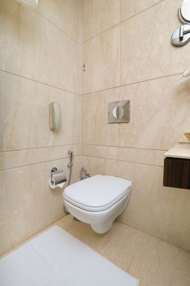 Radisson Hotel Sector 29 Gurugram 28/57