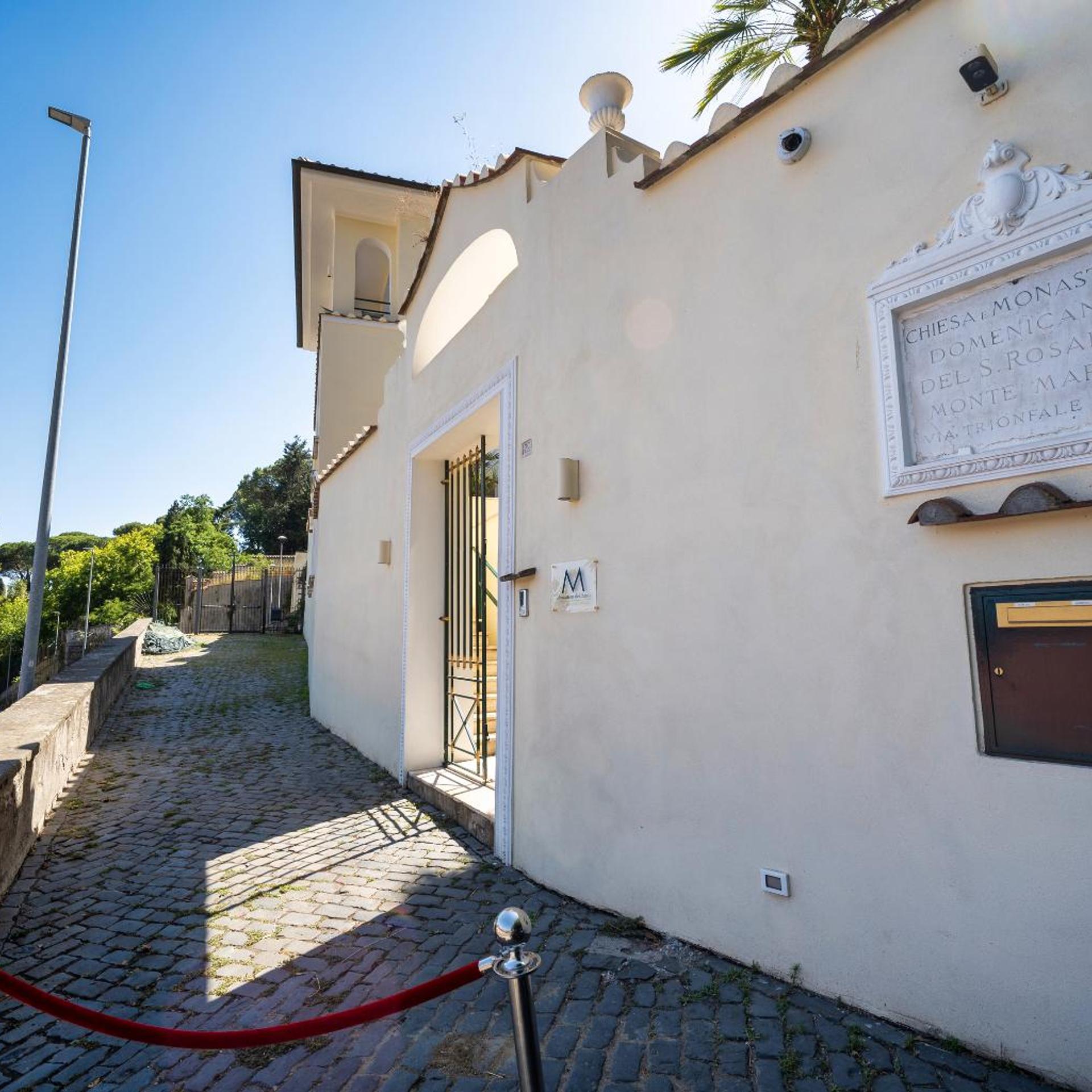 Monastero dei Santi 42/50