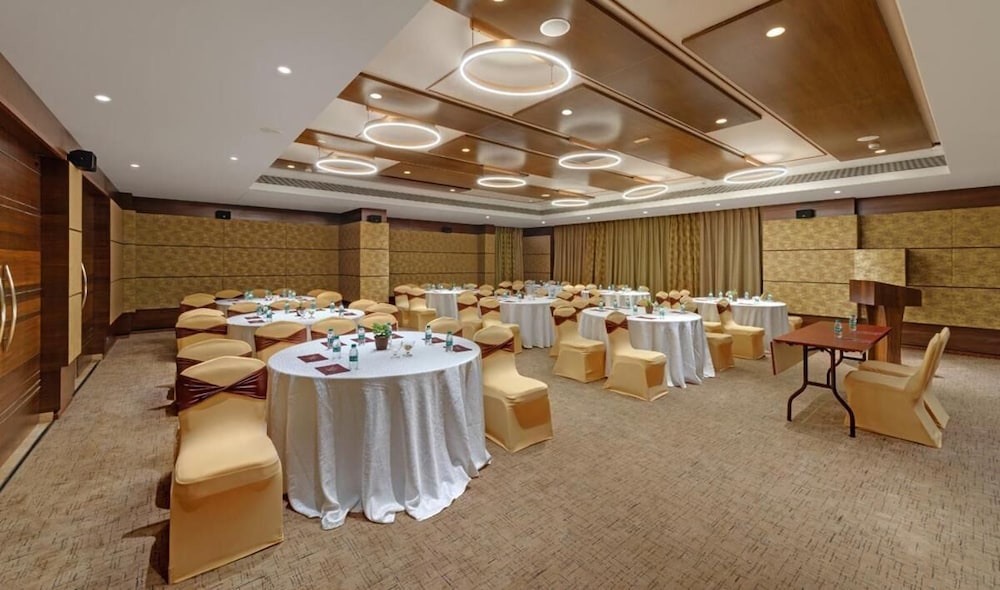 UK 27 The Fern Belagavi 24/31