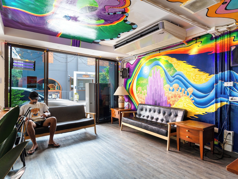 Oh Bangkok Hostel 67/84