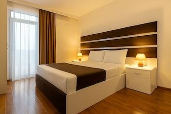 CONNECTING, DELUXE, SUITE, CITY VIEW