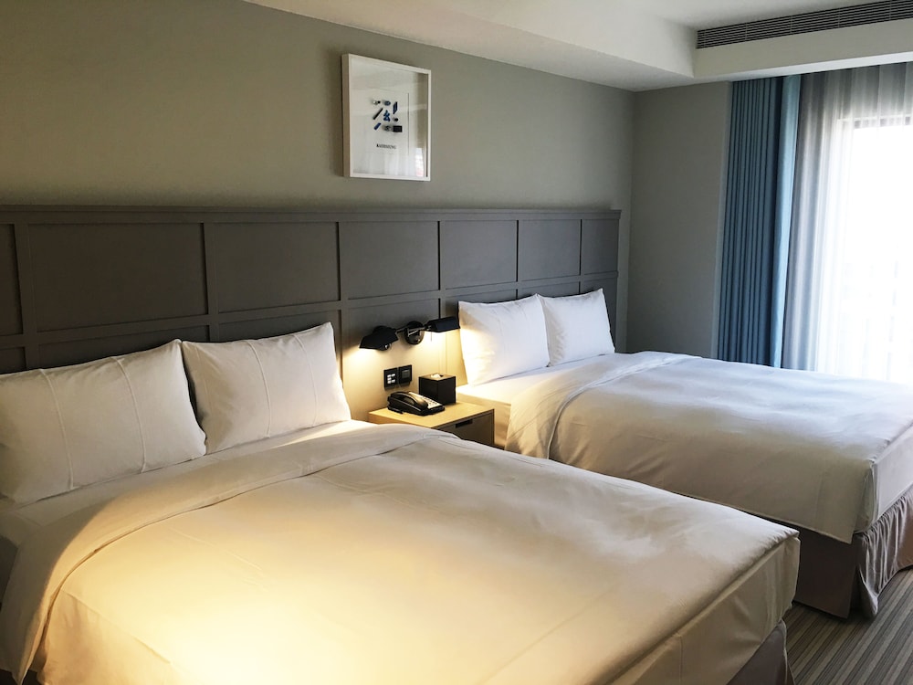STANDARD, 2 DOUBLE BEDS