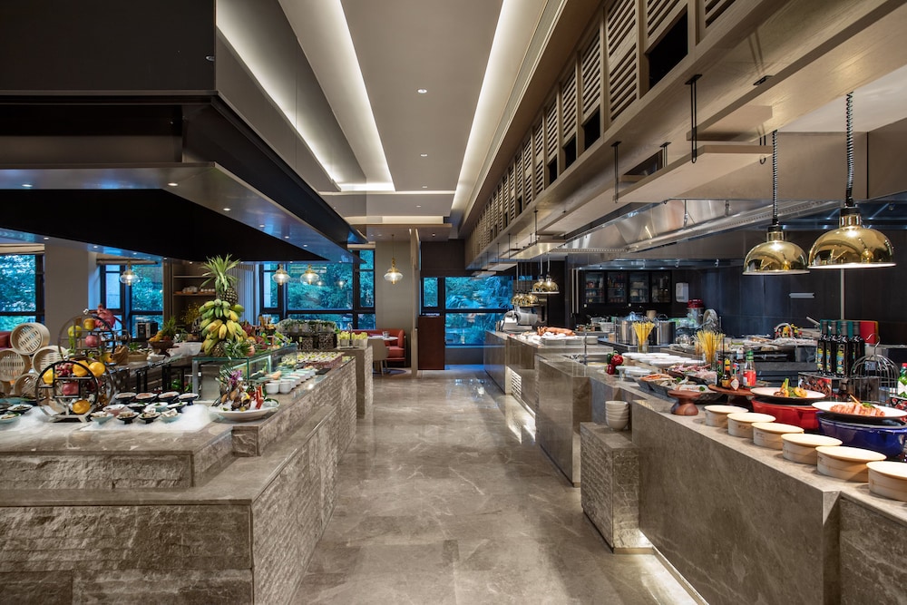 Crowne Plaza Fuzhou South 46/65