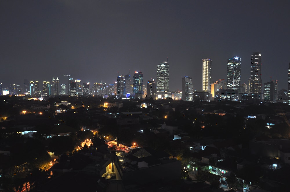 Dreamtel Jakarta 60/68