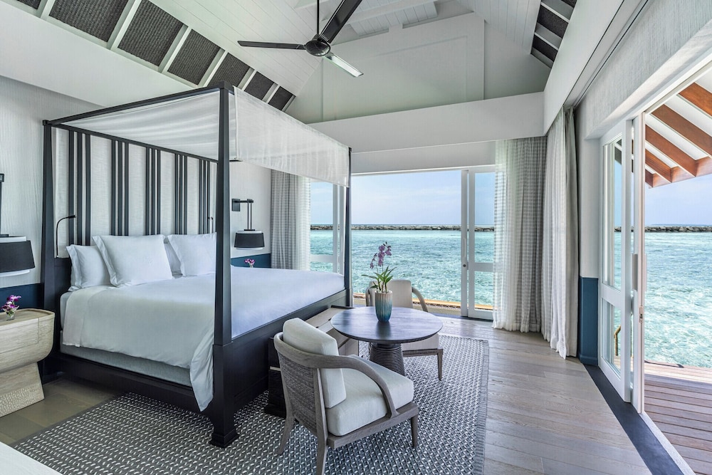 3 Bedrooms, Sunrise, Water, Suite, Twin Beds, 2 King Beds