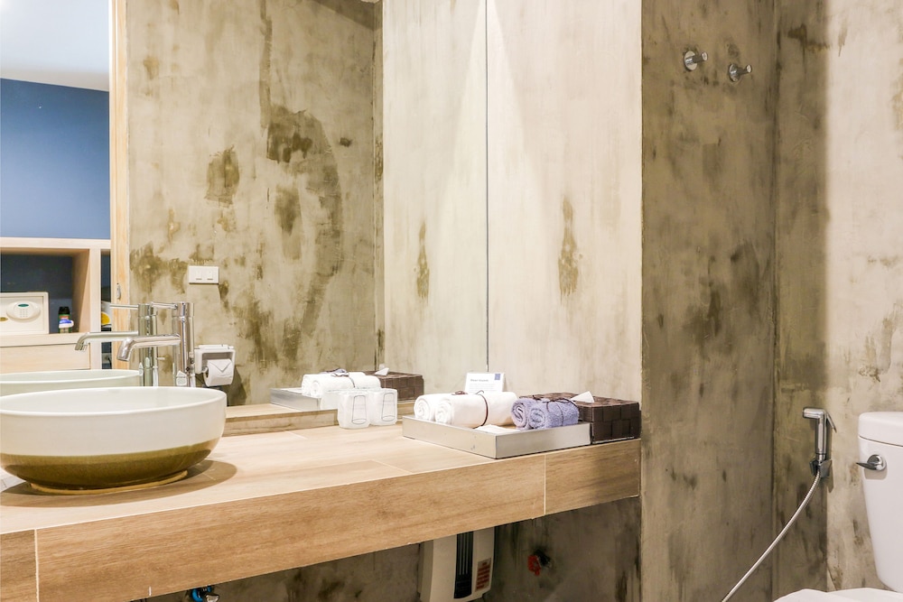 Ketawa Pet Friendly Hotel and Cafe (ex Ketawa Stylish Hotel) 41/43
