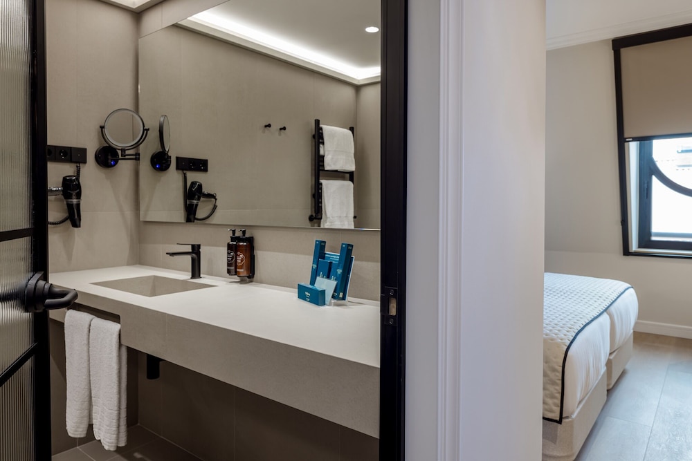 غرفة ديلوكس مفردة بسريرين منفصلين، Silken Ciudad de Vitoria Hotel 7/7