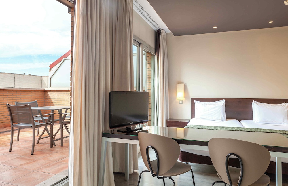 Suites Viena Plaza de Espana 56/61
