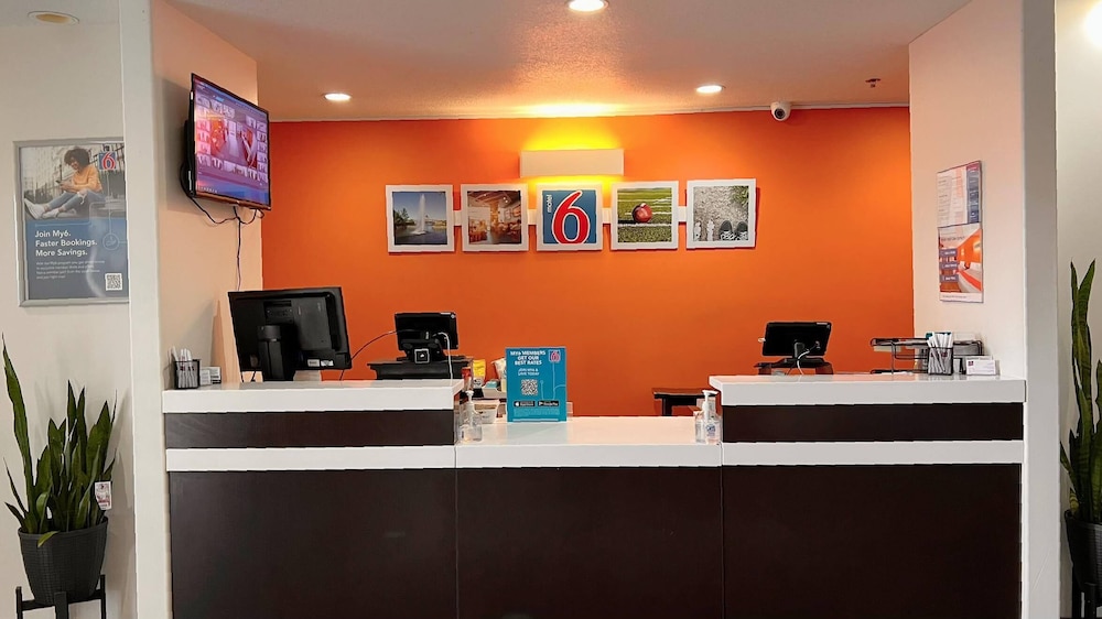 Lobby at Motel6 Regina, SK, REGINA - SK