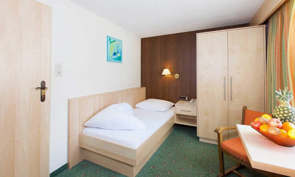 Hotel Tyrol 6/58