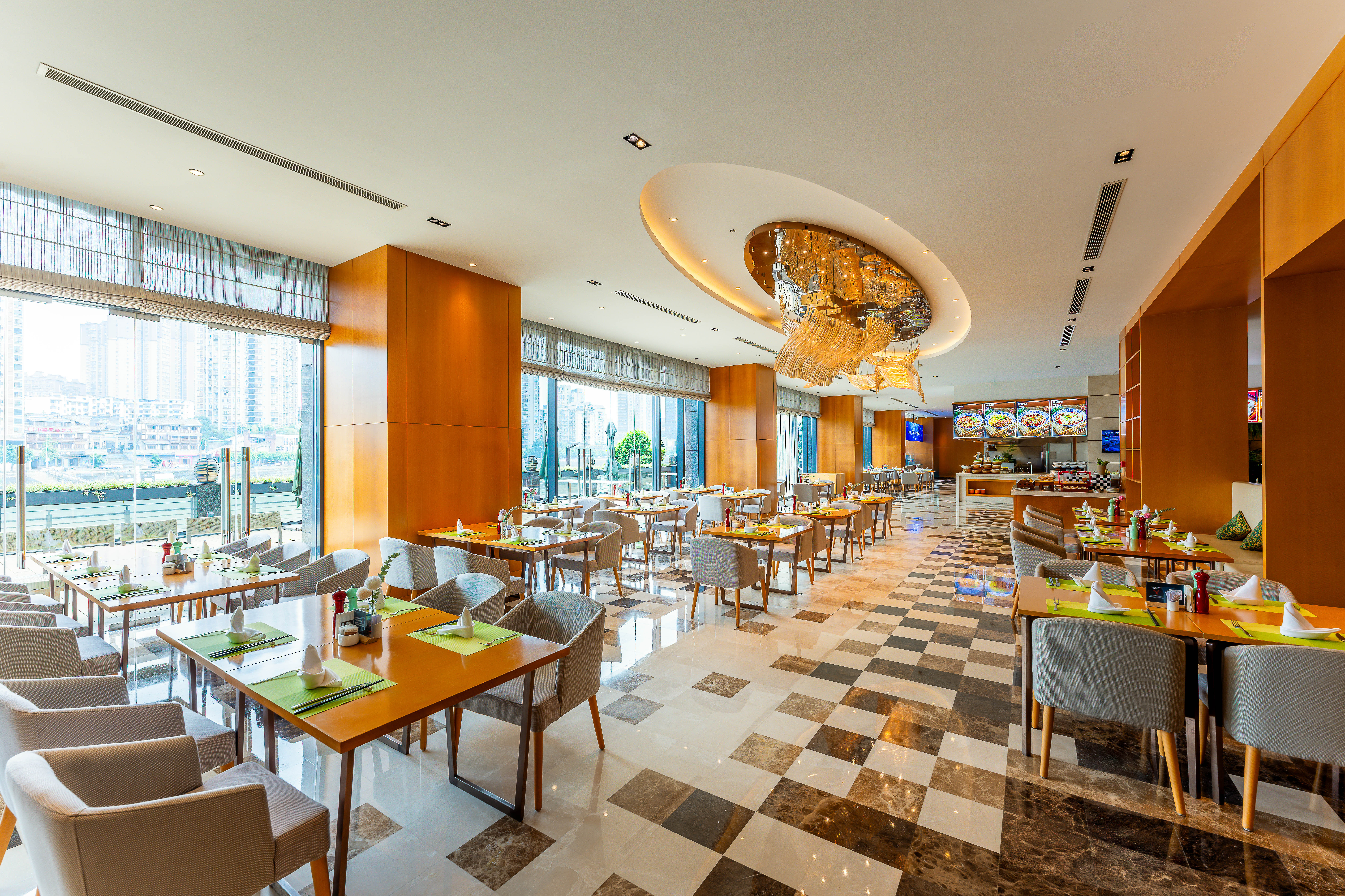 Holiday Inn Neijiang Riverside 58/81