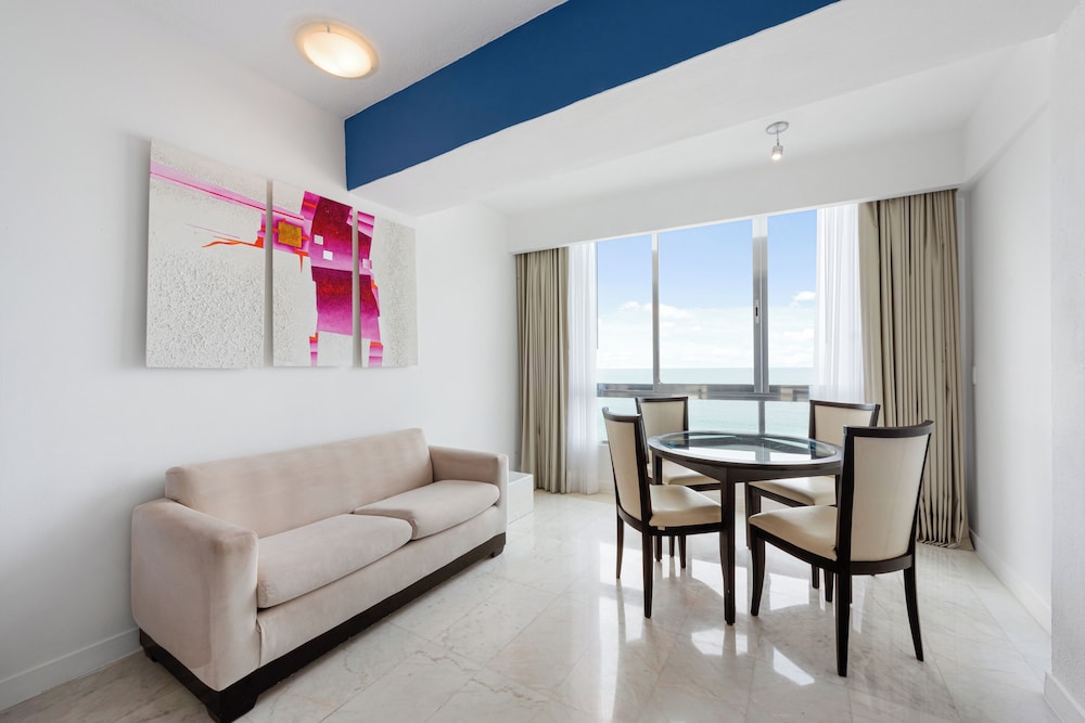Park Royal Beach Mazatlan 39/59