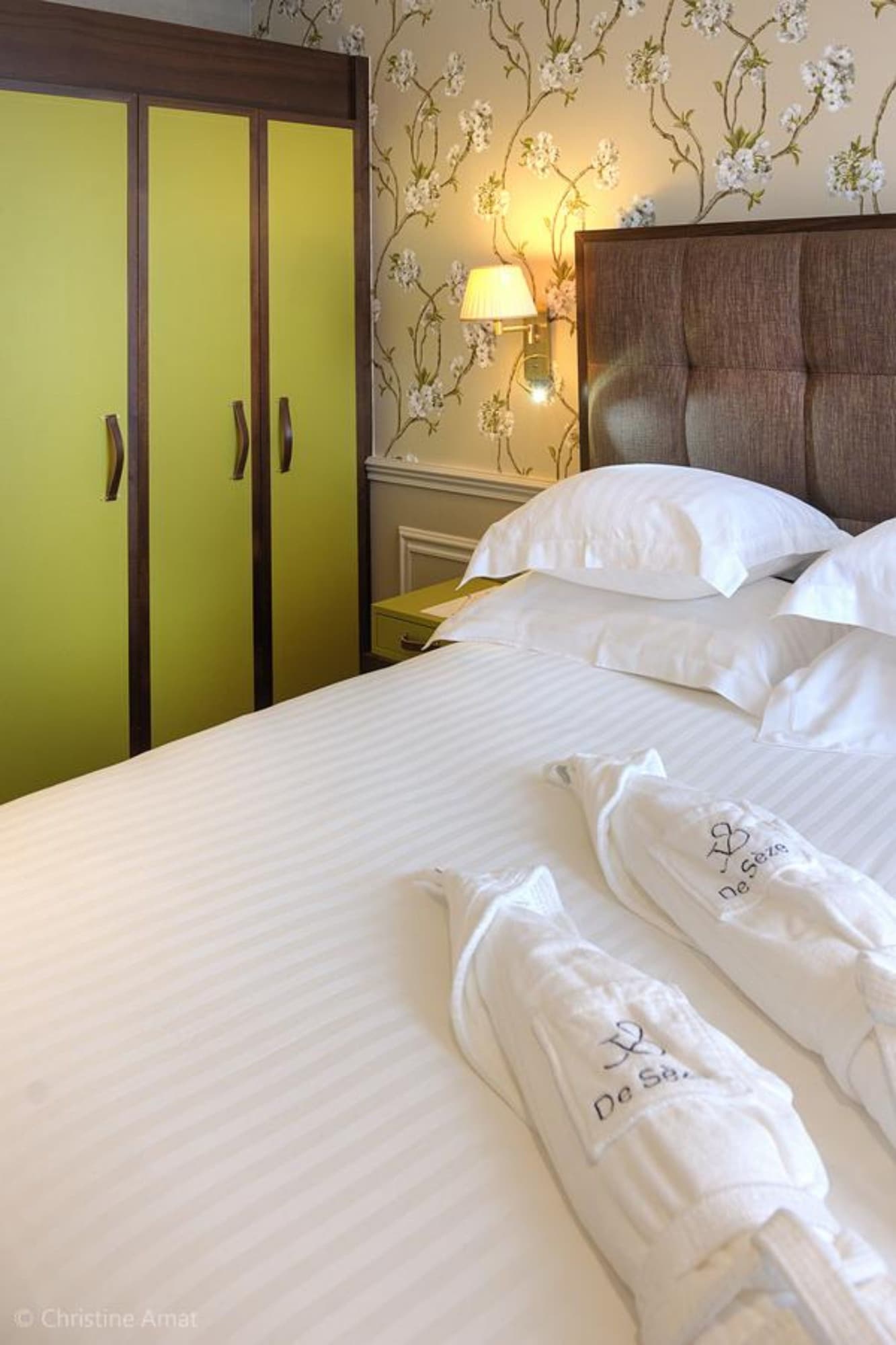 SUPERIOR, DOUBLE BED