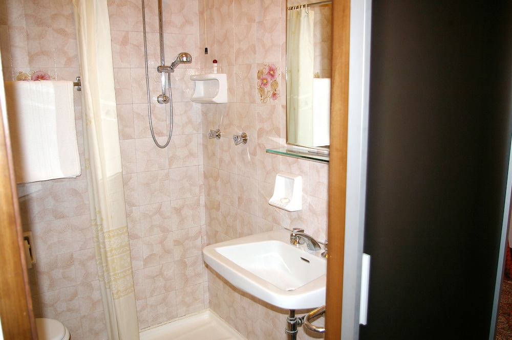 HOTEL SALIERI 67/70
