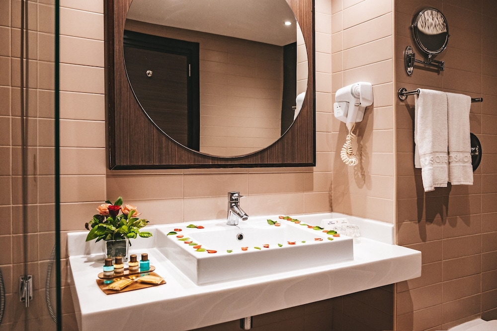 غرفة قياسية ثلاثية بسرير كوين مع أريكة، Hotel Rosa Beach 3/3