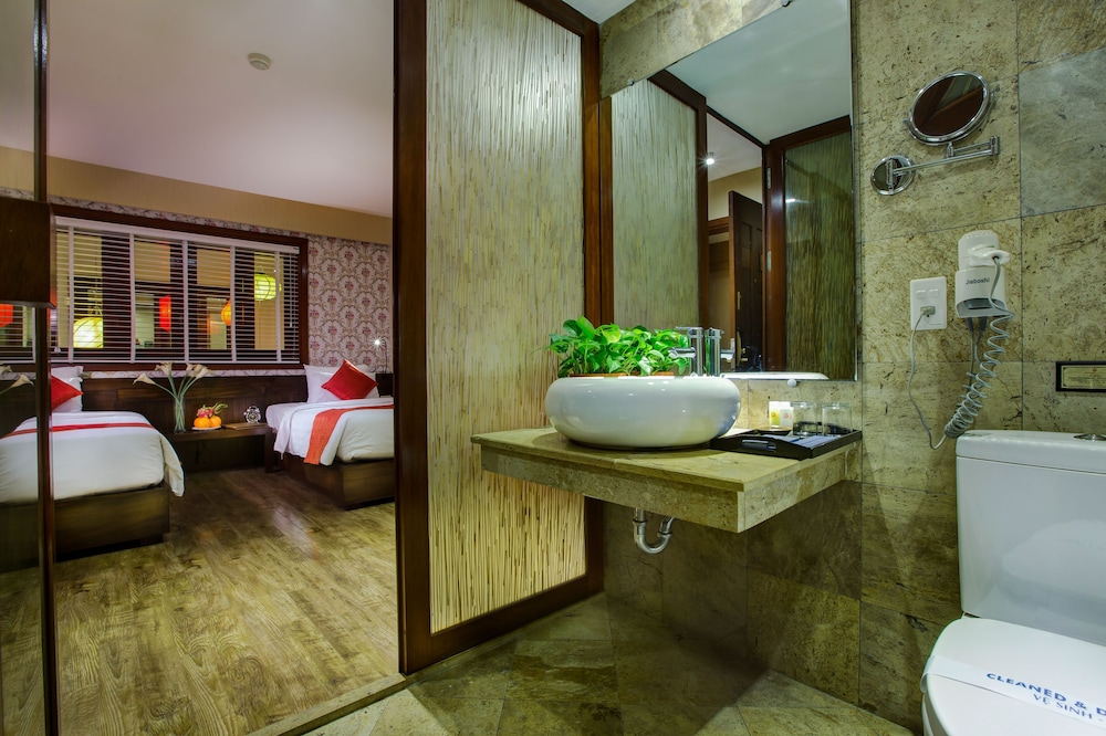 Oriental Suites Hotel And Spa 47/50