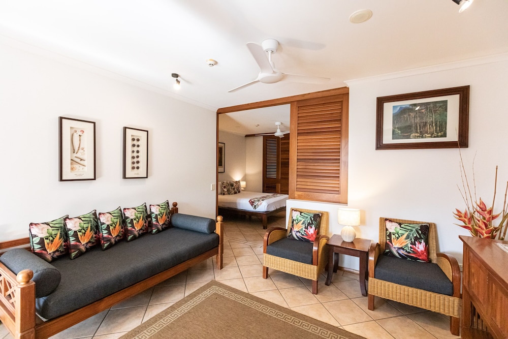 Hibiscus Resort And Spa 56/77