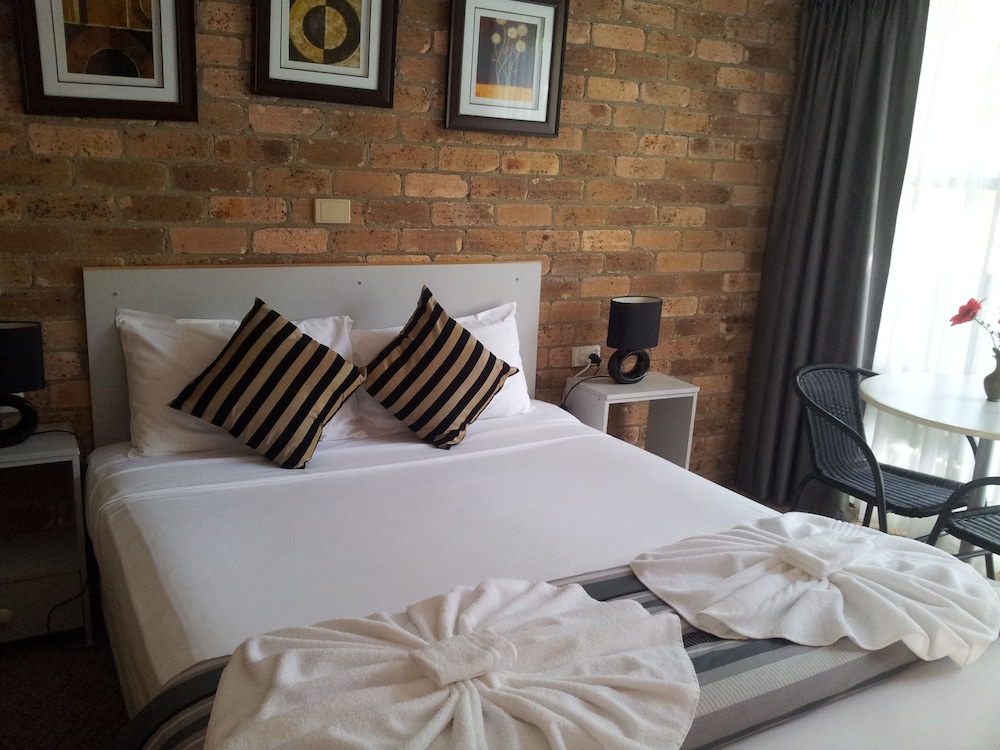 Port Stephens Motor Lodge 14/45