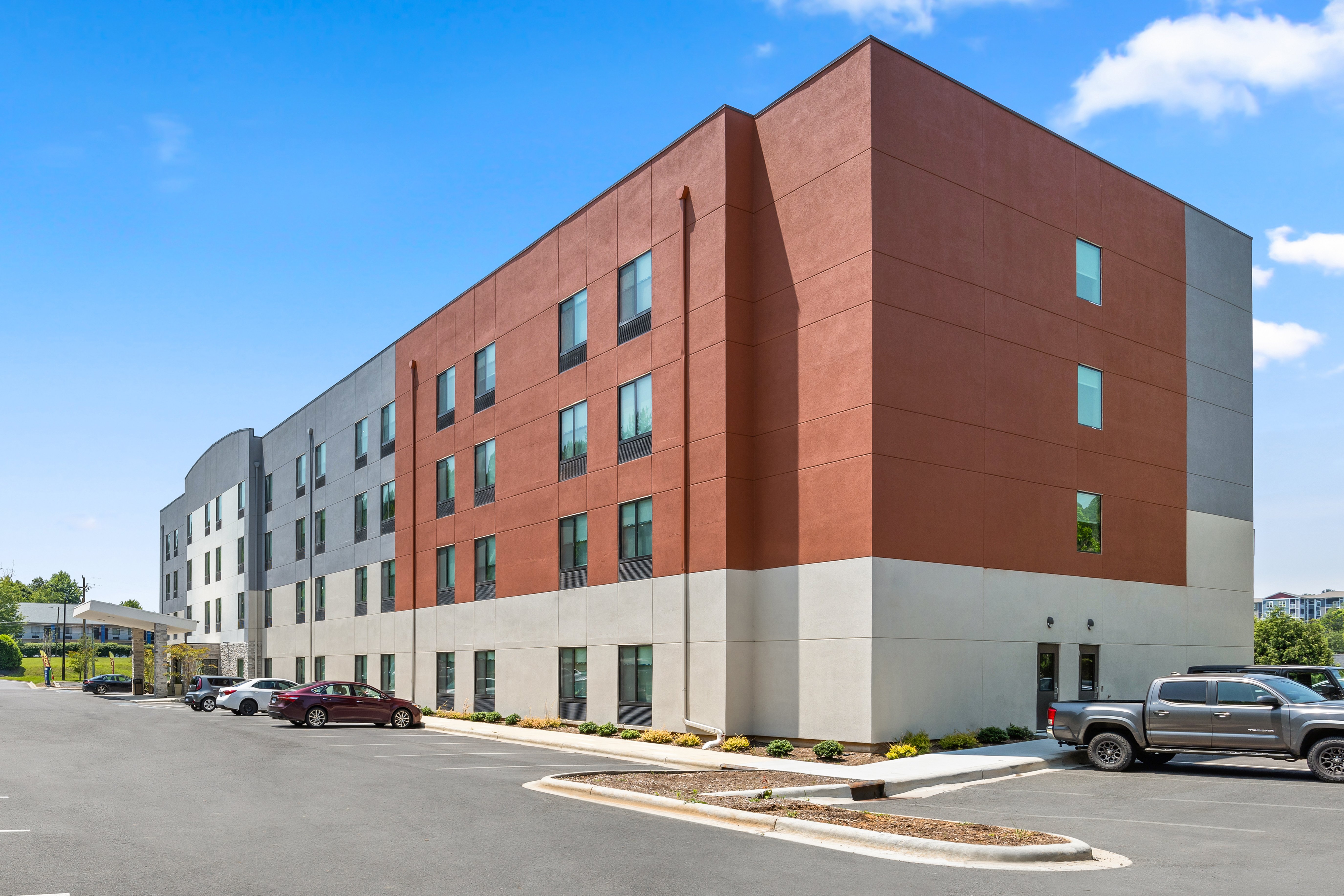 Holiday Inn Express Asheville Woodfin an IHG Hotel 22/24