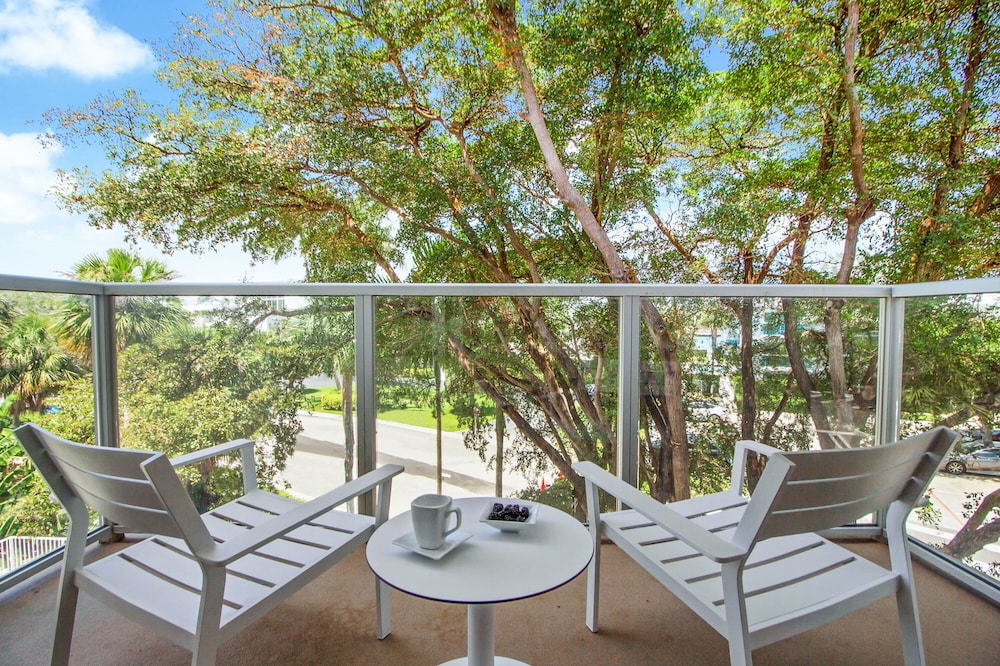 Beach Haus Bal Harbour 52/76