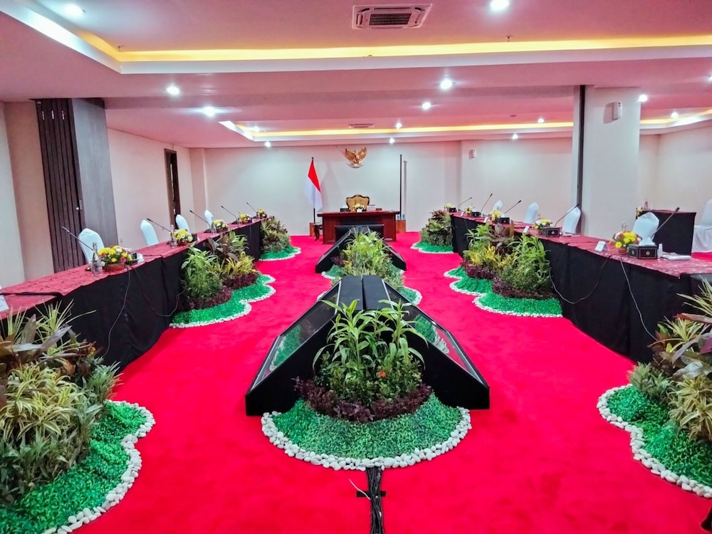 Raja Hotel Kuta Mandalika Resort & Convention 46/64