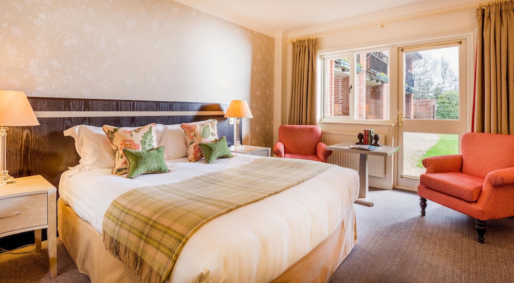 Careys Manor & Senspa 15/55