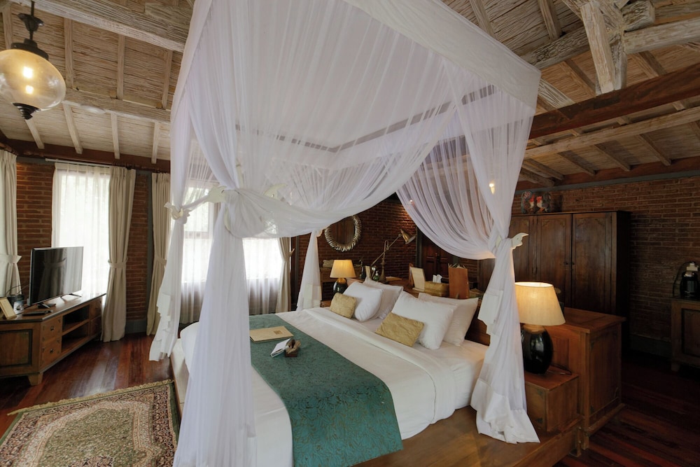Room, King Bed, Ocean Front