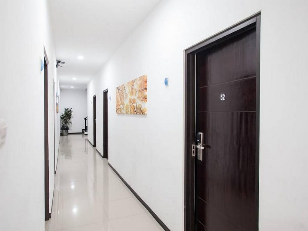 RedDoorz near Taman Krida Budaya Malang 4/32