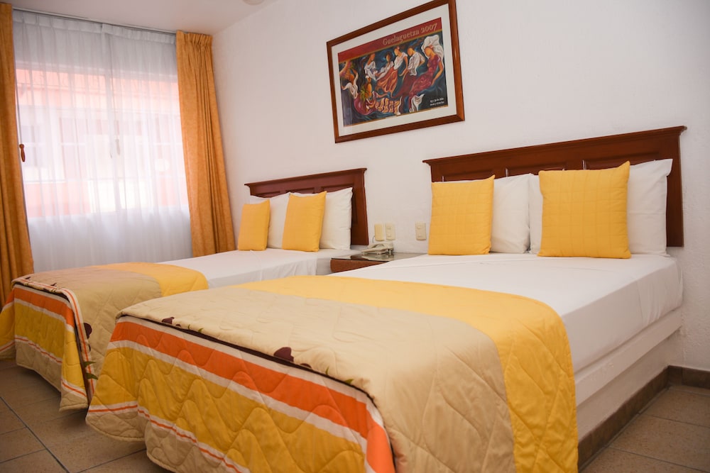 STANDARD, 2 DOUBLE BEDS