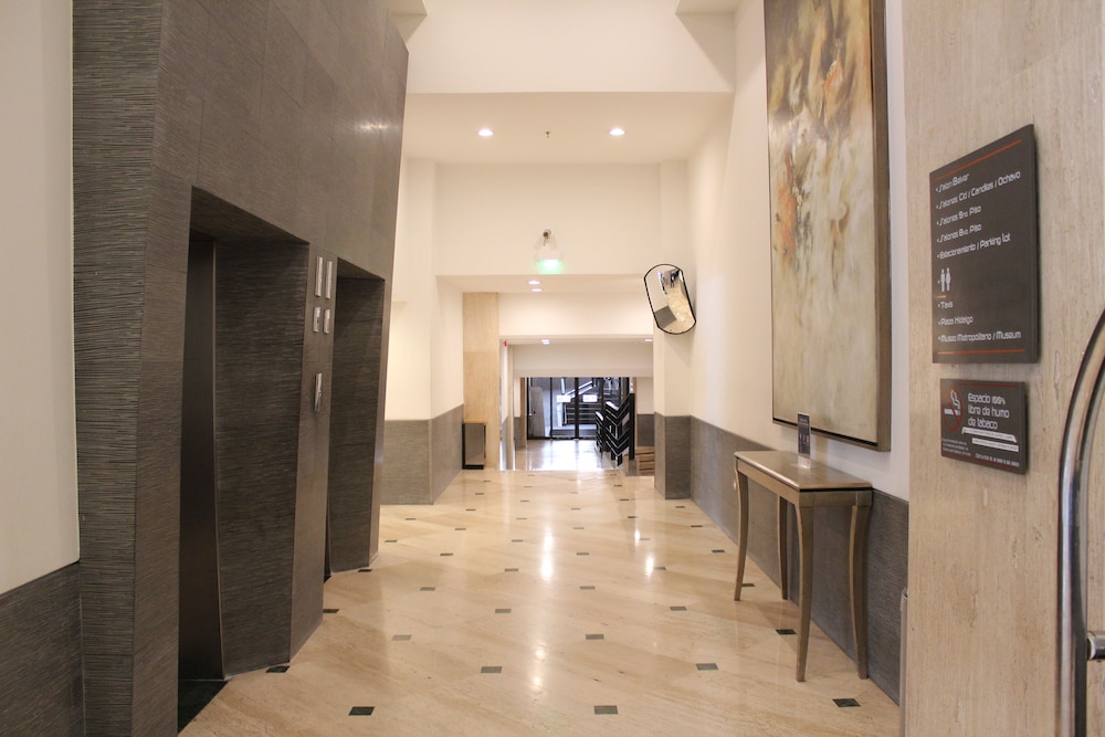 Hotel Monterrey Macroplaza 10/60