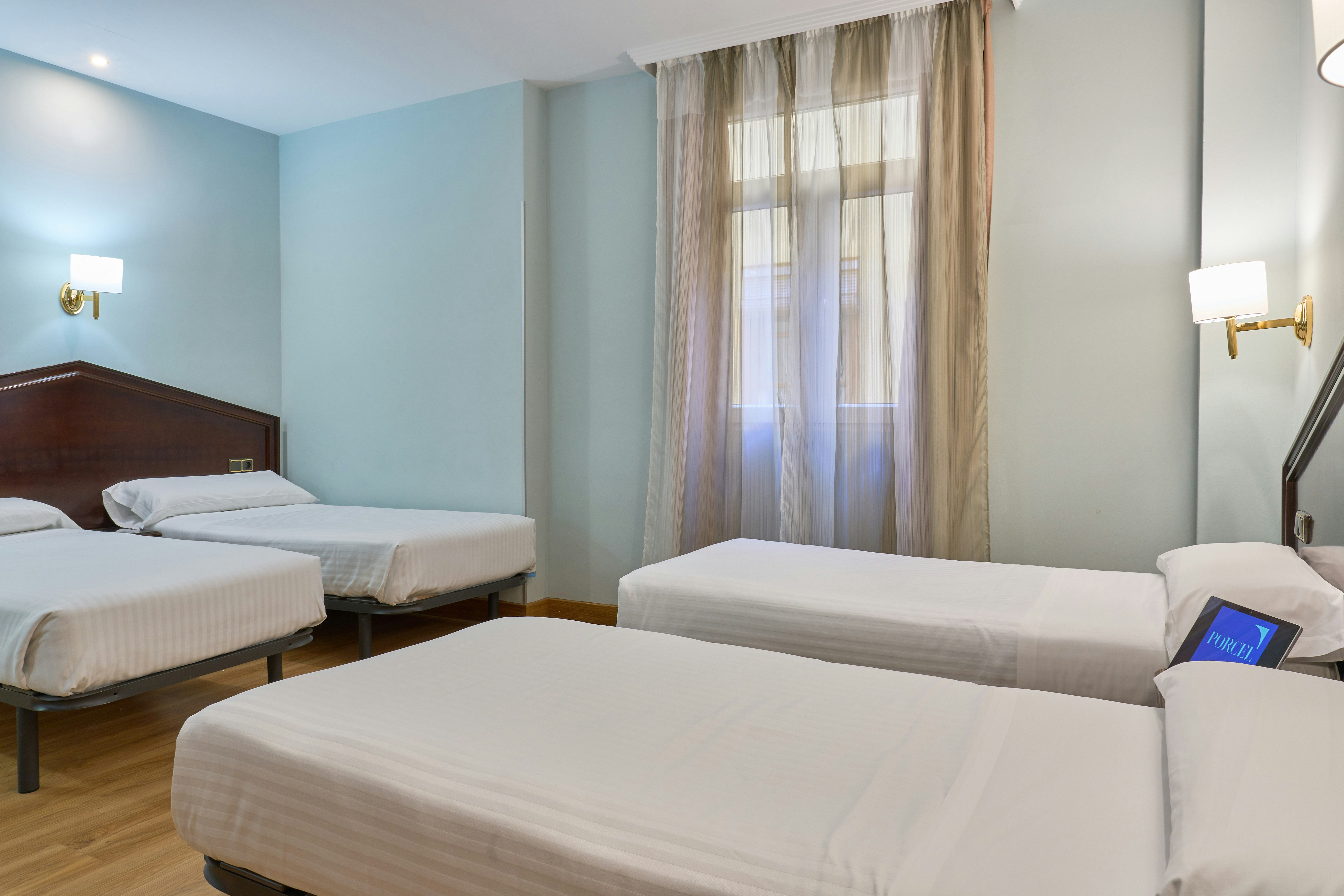Navas Hotel 30/82