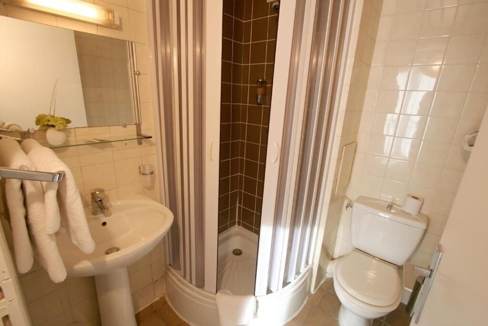 HOTEL DENFERT MONTPARNASSE 32/33