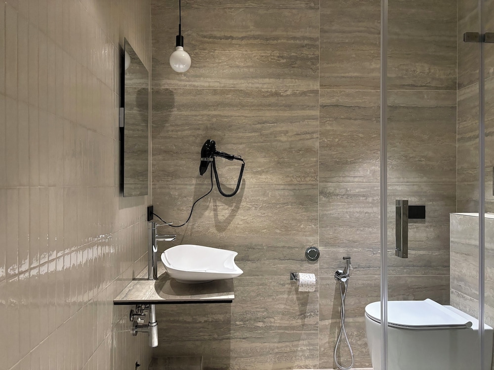 AV Hotel Milano 51/55
