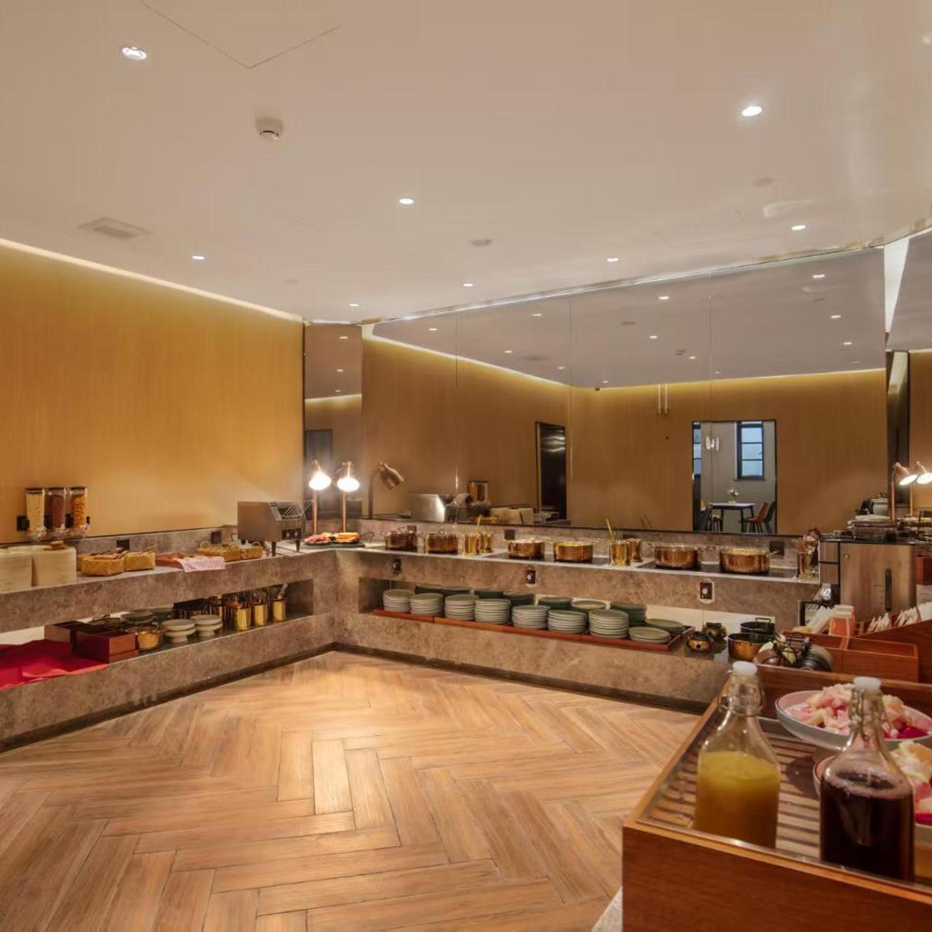 Orange Hotel (Beijing Yansha Liangma River) 34/50