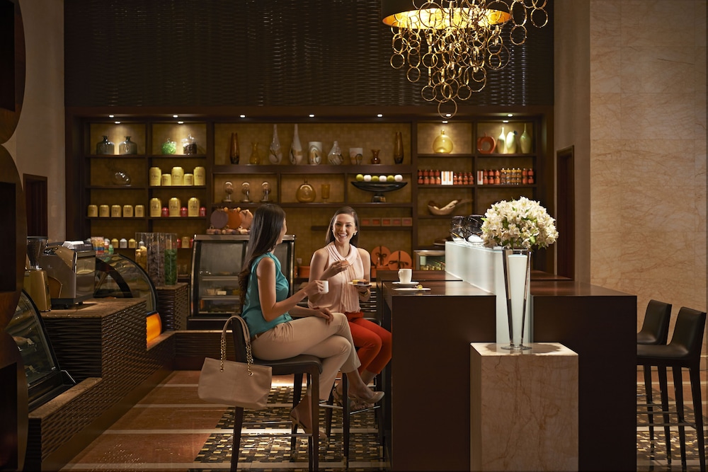 Fairmont Makati 38/50