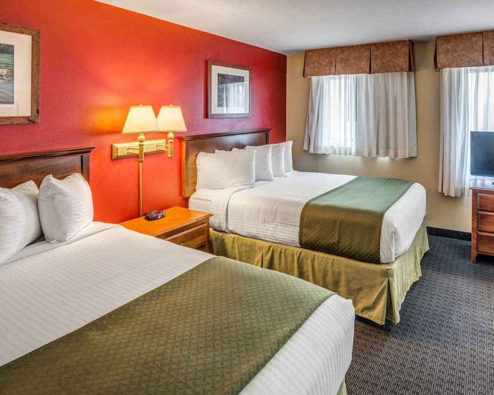 Quality Inn Ashland Lake Superior 7/49