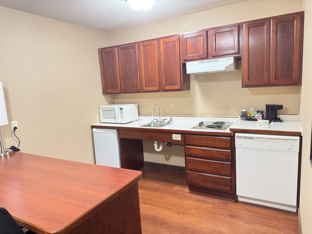 GrandStay Residential Suites - Eau Claire 6/49