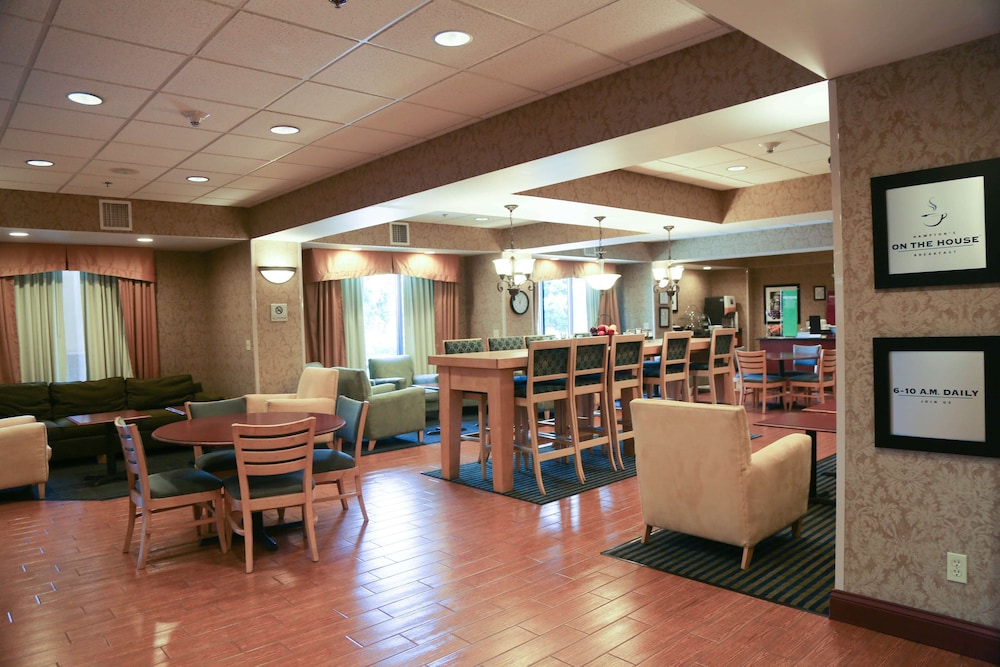 Hampton Inn Morehead 42/53