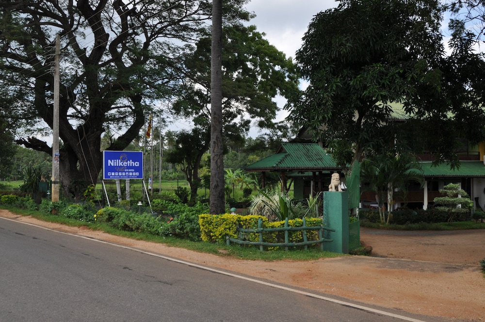 Nilketha Villa Eco Hotel 4/42