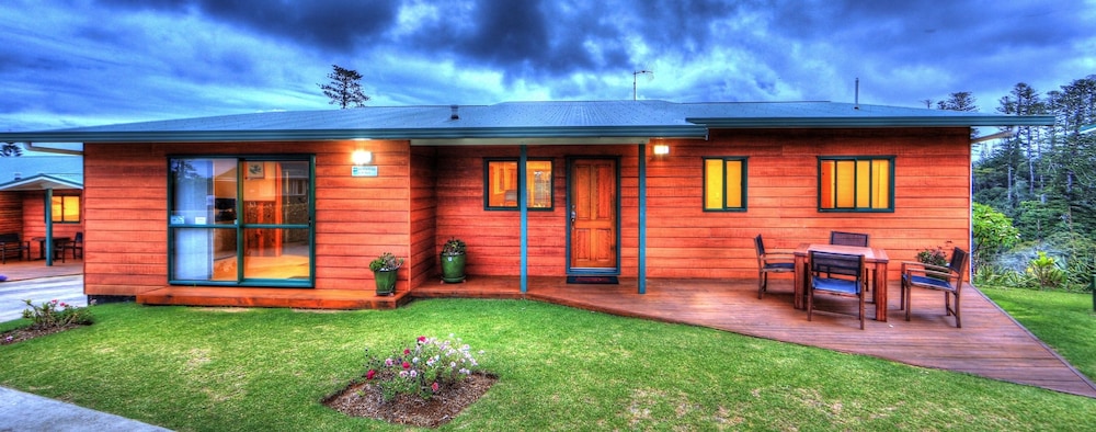 Endeavour Lodge 3/22
