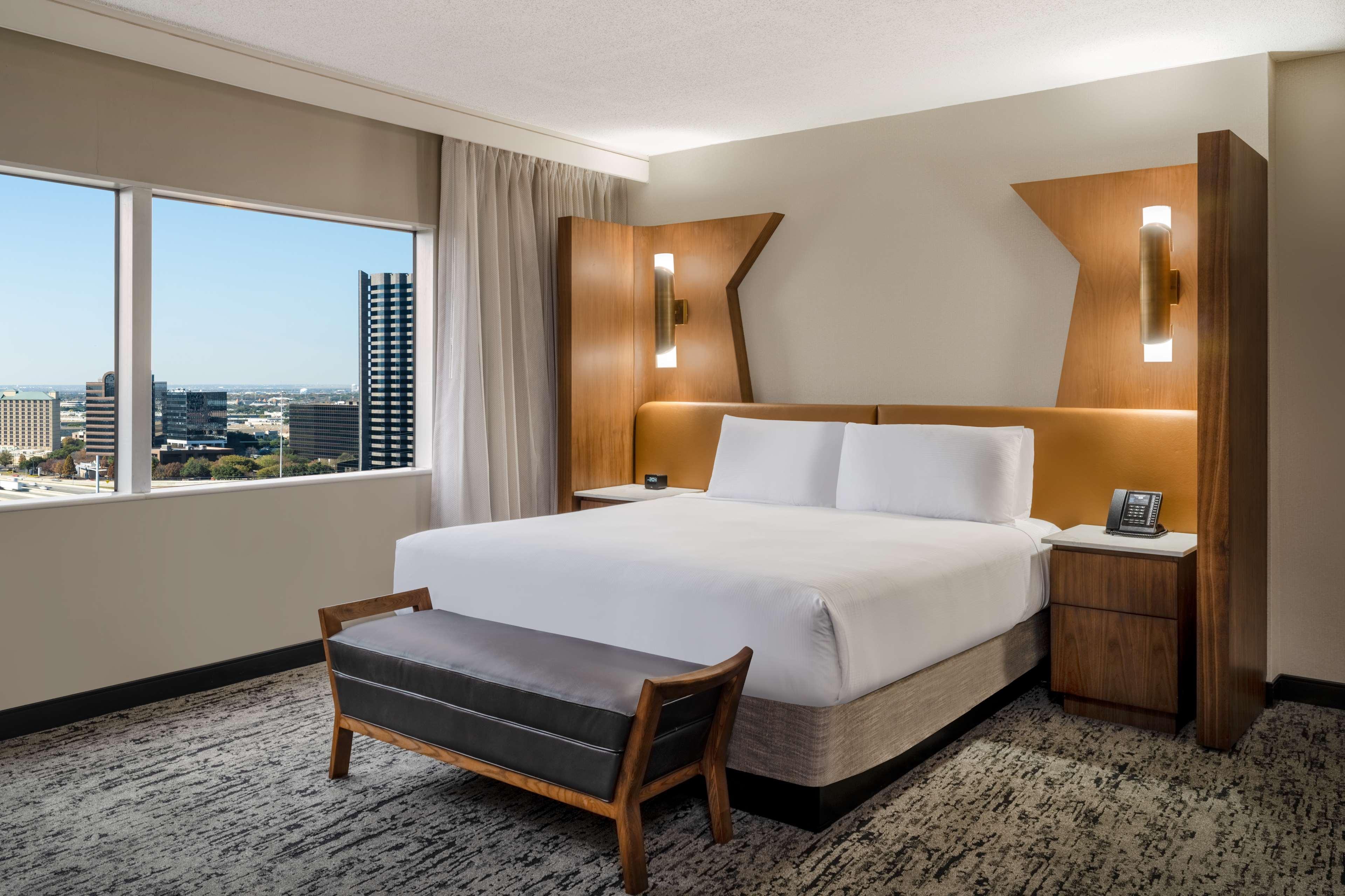 SUPERIOR, STUDIO, KING BED, CITY VIEW, ACCESSIBLE