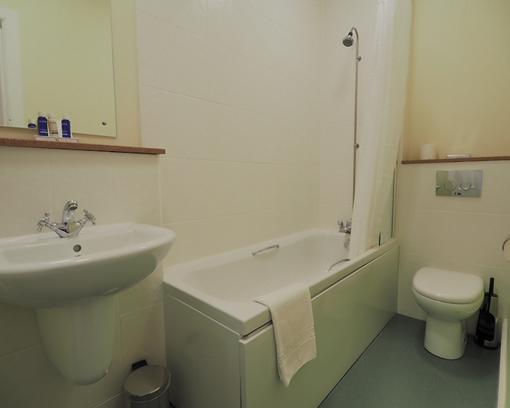 Royal Hotel Stornoway 62/64