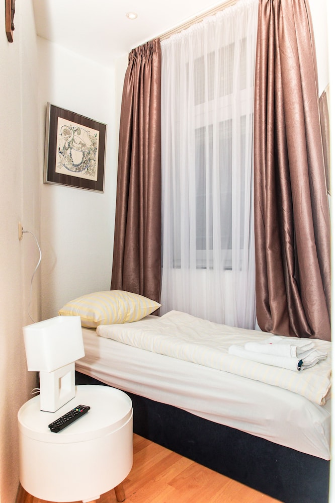 City Hotel Storch 40/59