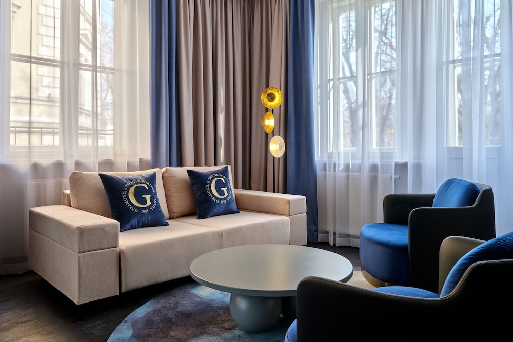 Garamond, a Tribute Portfolio Hotel 17/24