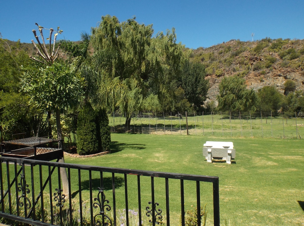 Old Mill Lodge Working Ostrich Farm Restaurant 23/40