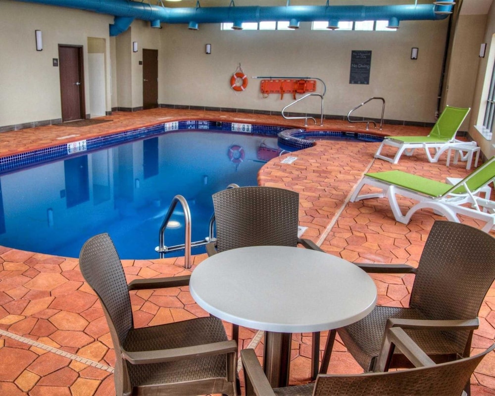Comfort Suites Plymouth Near Us-30 30/38