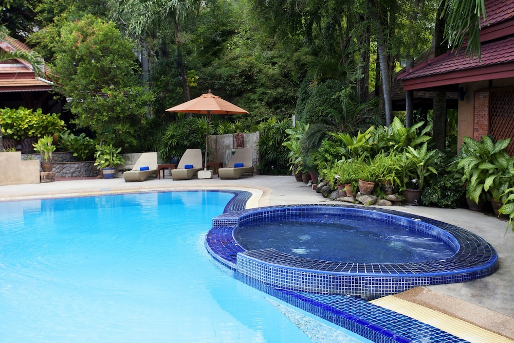 SAFARI BEACH HOTEL 28/48